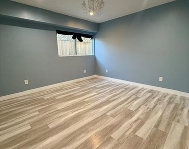 5628 Auckland Avenue - Photo Thumbnail 2