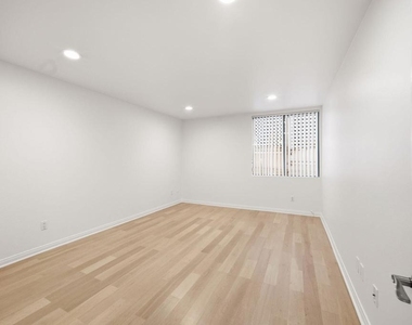 1215 N Olive Drive - Photo Thumbnail 20