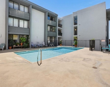 1215 N Olive Drive - Photo Thumbnail 28