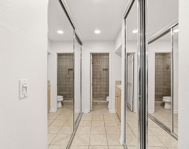 1215 N Olive Drive - Photo Thumbnail 22