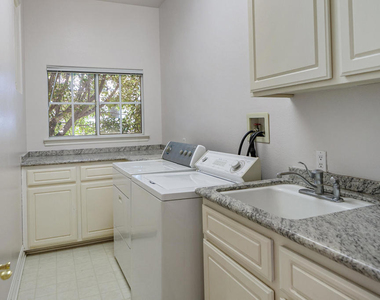 1563 Scenic Drive - Photo Thumbnail 34