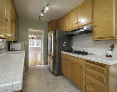 246 Baptiste Way - Photo Thumbnail 6
