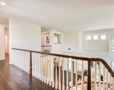 30 Eisenhower Lane Lane - Photo Thumbnail 14