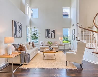 30 Eisenhower Lane Lane - Photo Thumbnail 4