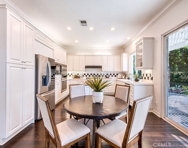 30 Eisenhower Lane Lane - Photo Thumbnail 9