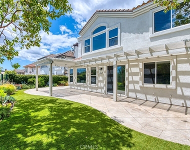 30 Eisenhower Lane Lane - Photo Thumbnail 30