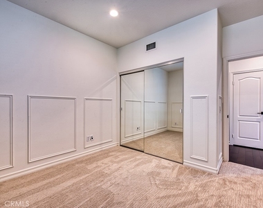 30 Eisenhower Lane Lane - Photo Thumbnail 26