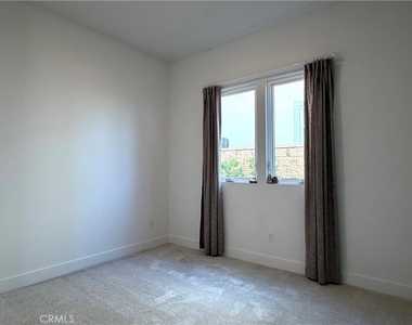 20756 W Bluebird Ct - Photo Thumbnail 11