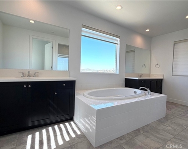 20756 W Bluebird Ct - Photo Thumbnail 25