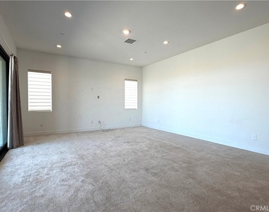 20756 W Bluebird Ct - Photo Thumbnail 6
