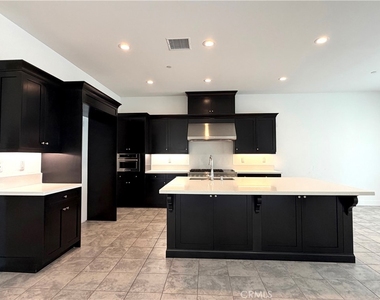 20756 W Bluebird Ct - Photo Thumbnail 5