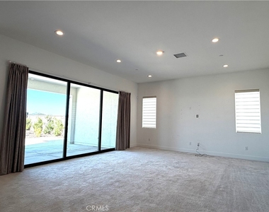 20756 W Bluebird Ct - Photo Thumbnail 8