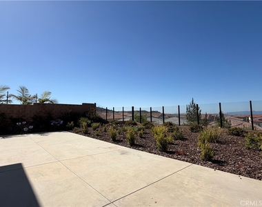 20756 W Bluebird Ct - Photo Thumbnail 16