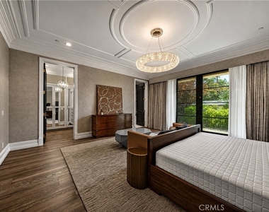 1020 Hampton - Photo Thumbnail 19