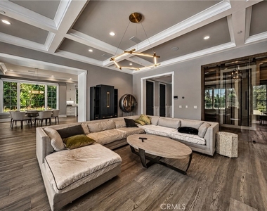 1020 Hampton - Photo Thumbnail 23