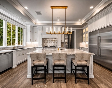 1020 Hampton - Photo Thumbnail 26