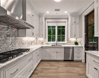 1020 Hampton - Photo Thumbnail 30