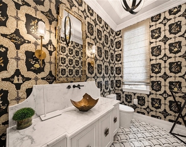1020 Hampton - Photo Thumbnail 9