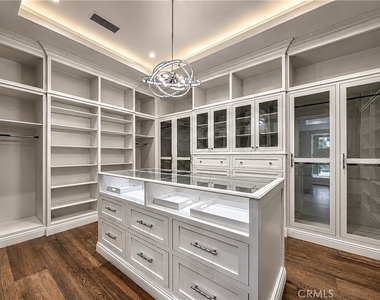 1020 Hampton - Photo Thumbnail 36