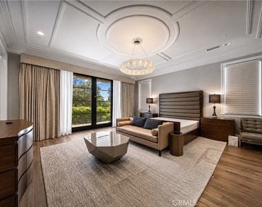 1020 Hampton - Photo Thumbnail 18
