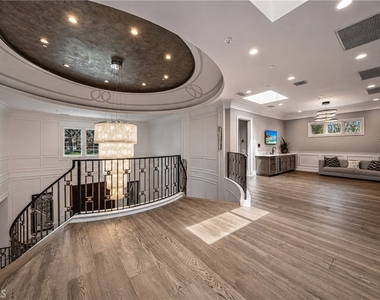 1020 Hampton - Photo Thumbnail 32