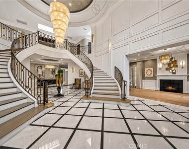 1020 Hampton - Photo Thumbnail 3
