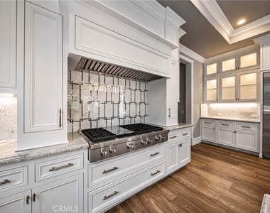 1020 Hampton - Photo Thumbnail 29