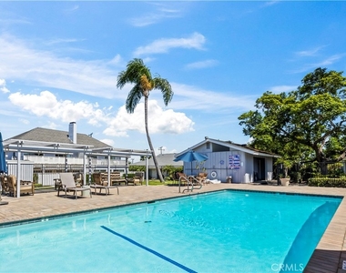 2424 University Dr - Photo Thumbnail 24