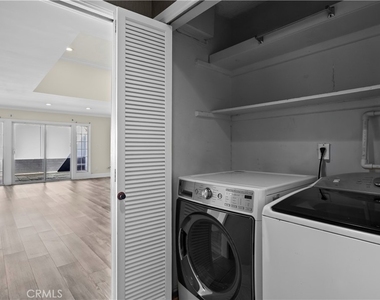 2424 University Dr - Photo Thumbnail 9