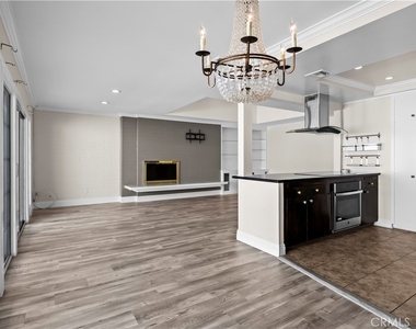2424 University Dr - Photo Thumbnail 5