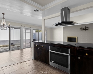 2424 University Dr - Photo Thumbnail 7