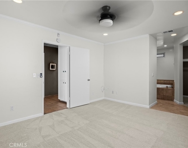 2424 University Dr - Photo Thumbnail 14