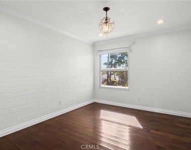 2424 University Dr - Photo Thumbnail 11