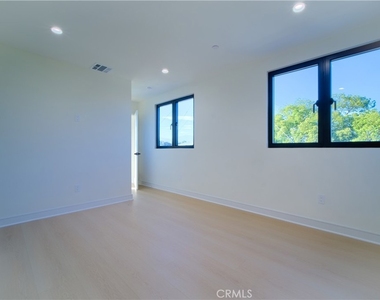 2676 Newell Street - Photo Thumbnail 8