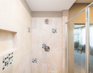 11 Empire Drive - Photo Thumbnail 12
