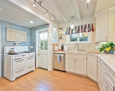 1128 E Balboa - Photo Thumbnail 12