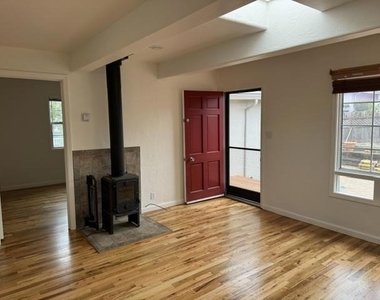 1513 Vallejo Street - Photo Thumbnail 11