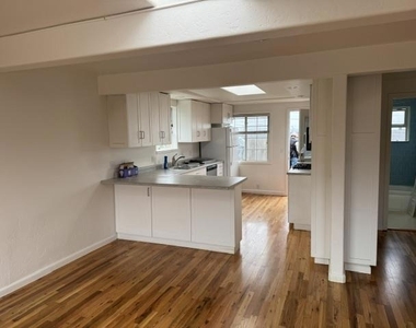 1513 Vallejo Street - Photo Thumbnail 15