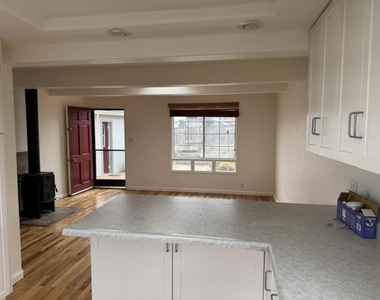 1513 Vallejo Street - Photo Thumbnail 13