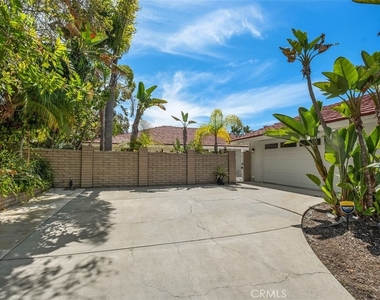 2719 Via Montecito - Photo Thumbnail 3