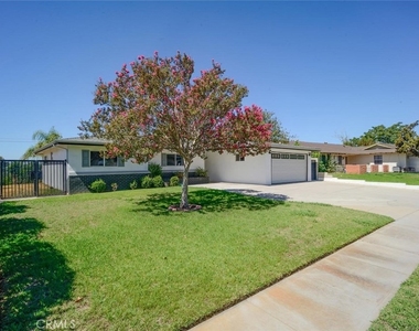 3803 Piedmont - Photo Thumbnail 5