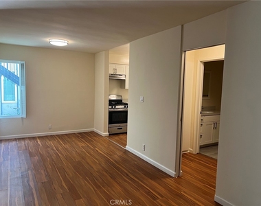 265 N Oakland Avenue - Photo Thumbnail 2