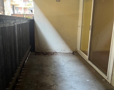 265 N Oakland Avenue - Photo Thumbnail 13