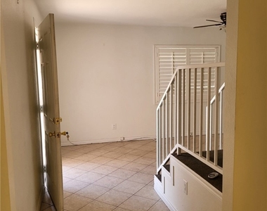 35069 Yucaipa Blvd - Photo Thumbnail 4