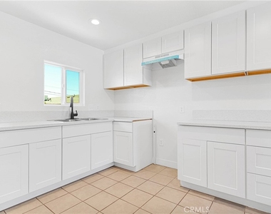 20933 Sioux Road - Photo Thumbnail 4