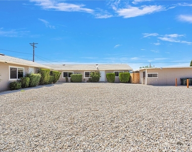 20933 Sioux Road - Photo Thumbnail 3