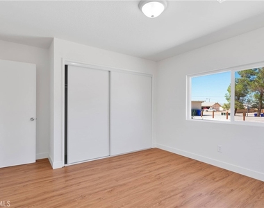 20933 Sioux Road - Photo Thumbnail 6