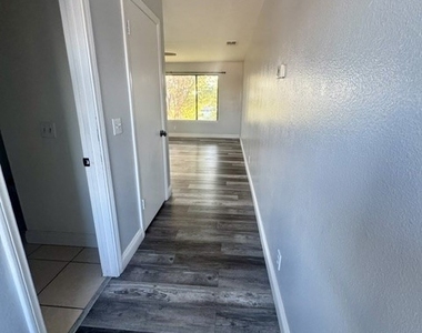 27535 Lakeview - Photo Thumbnail 10