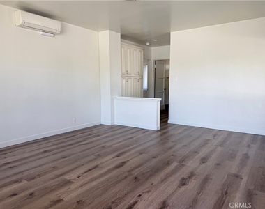 1340 N Buena Vista Street - Photo Thumbnail 2