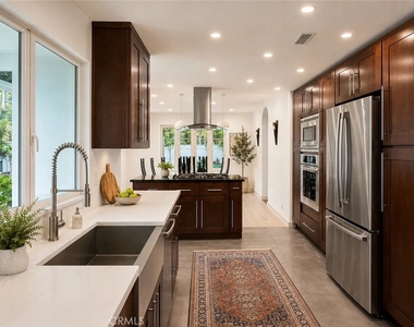 1424 E Mountain - Photo Thumbnail 9
